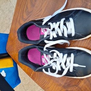 Nike shoes size 9